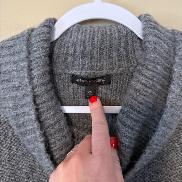 Banana Republic Oversized Wool Alpaca Sweater - Picture 3 of 7